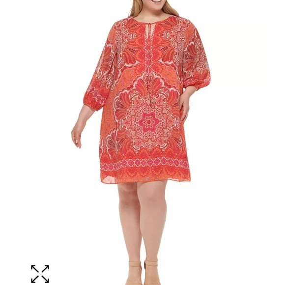 Plus Size Tie Neck Printed Dress - Picture 3 of 9